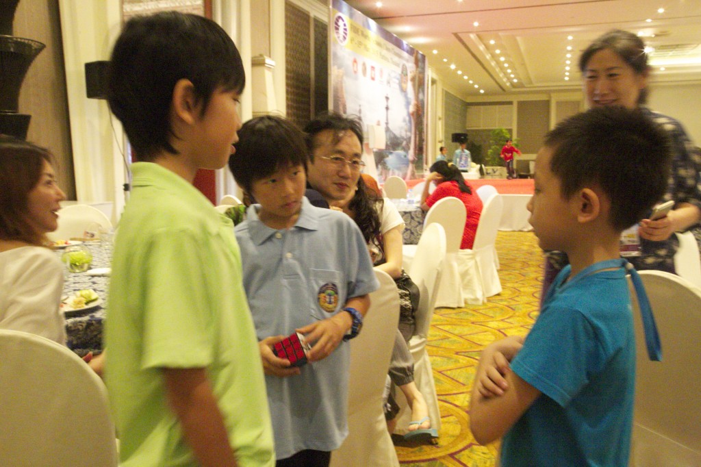 James and Harold meet the new U7 World Champion Bao Jin Wen