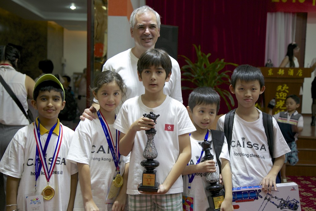 Mahir, Mei Jing, Miguel, Zig and Ngai with proud Caissa President David Garceran NIeuwenburg